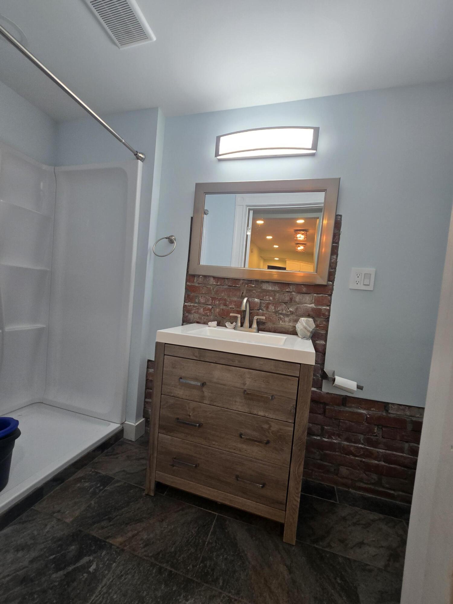153 Cony Street Augusta, ME 04330 - Photo 11 of 21 20260115_132118