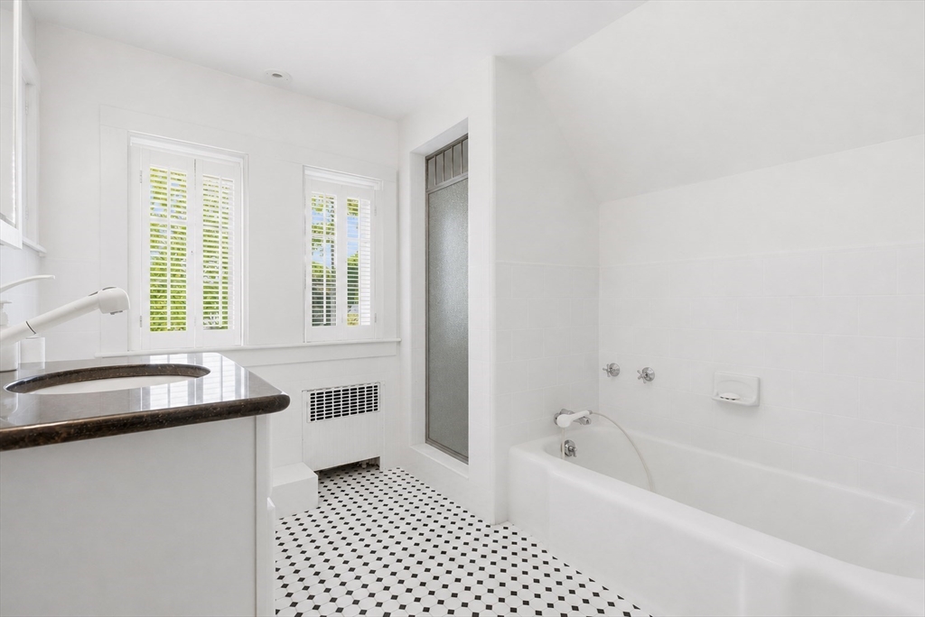 127 Larchmont Road Melrose, MA 02176 - Photo 29 of 42