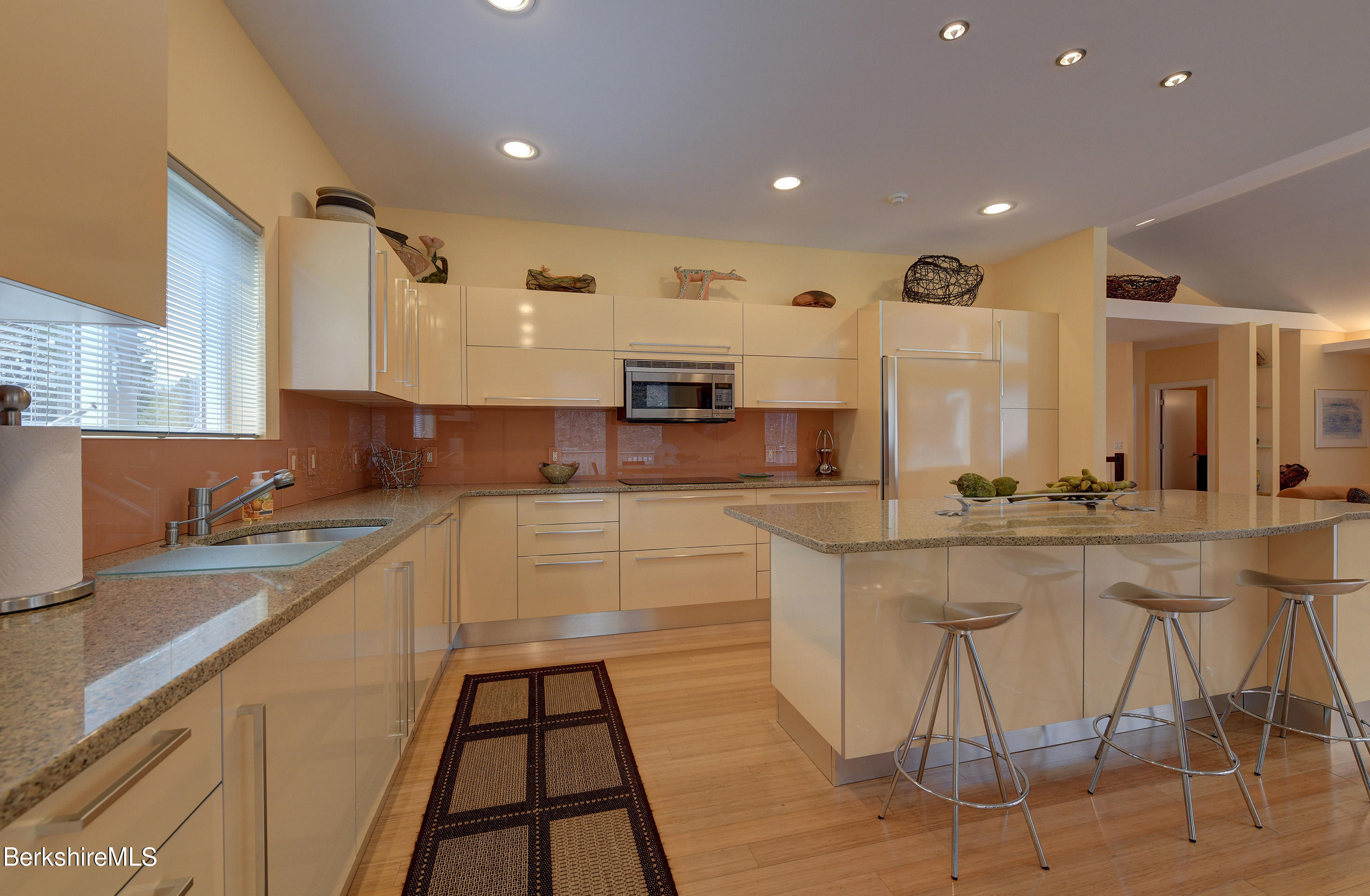 561 Red Barn Road Dalton, MA 01226 - Photo 20 of 60 14-Kitchen