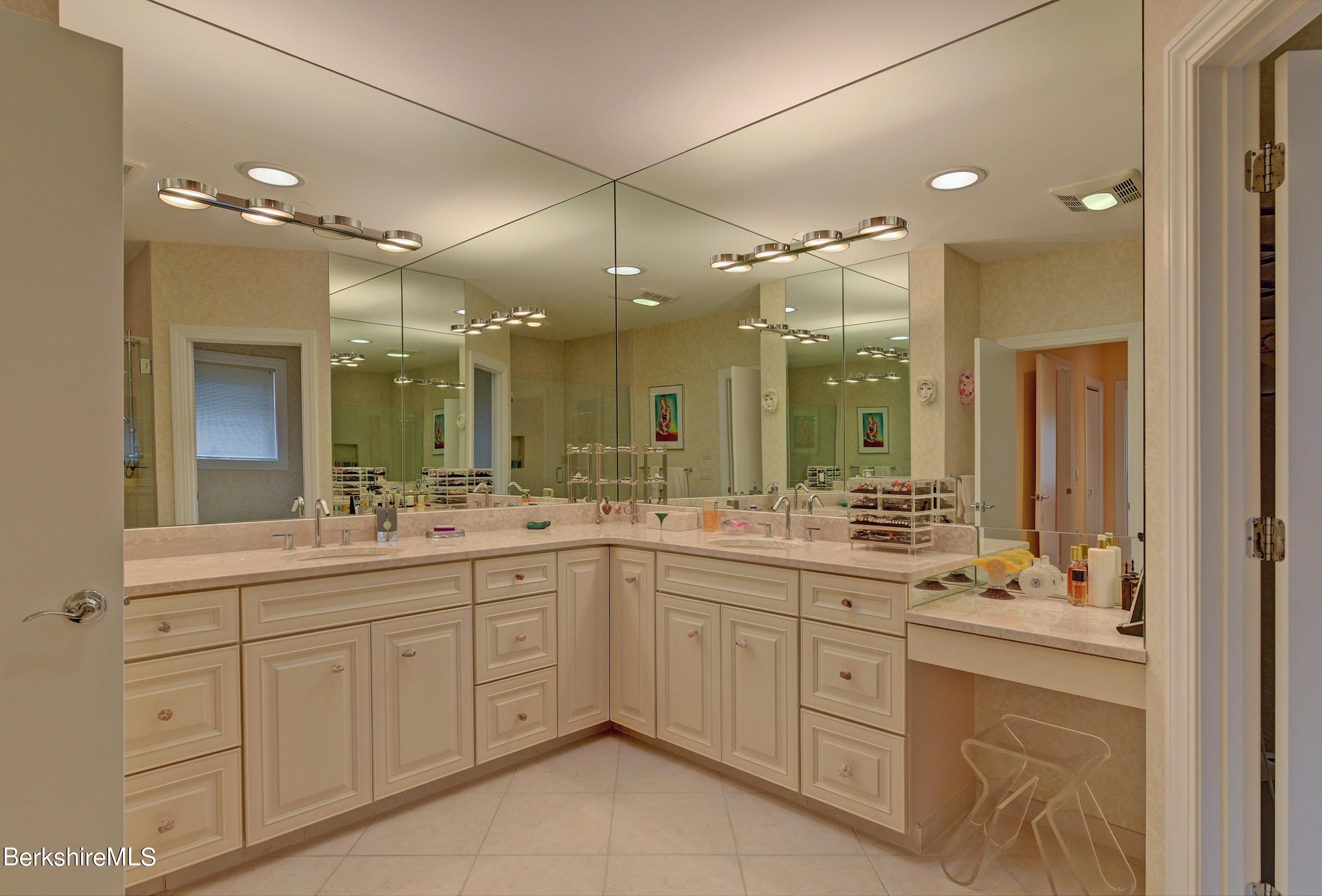 561 Red Barn Road Dalton, MA 01226 - Photo 29 of 60 23-Primary Bathroom
