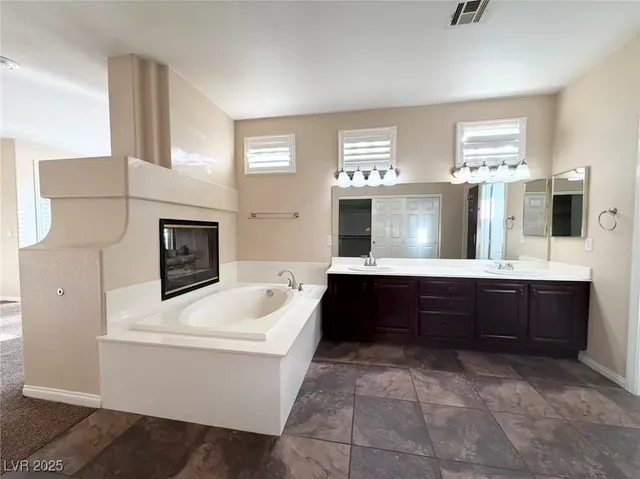 $2,400 | 293 Harpers Ferry Avenue, Las Vegas, NV 89148