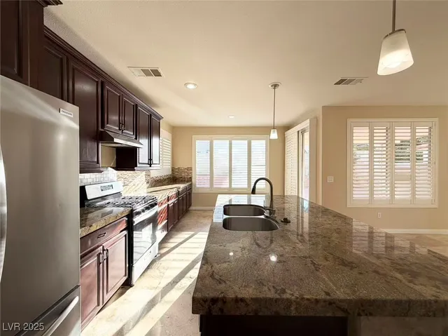 $2,400 | 293 Harpers Ferry Avenue, Las Vegas, NV 89148