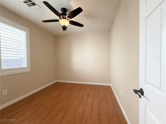 $2,400 | 293 Harpers Ferry Avenue, Las Vegas, NV 89148