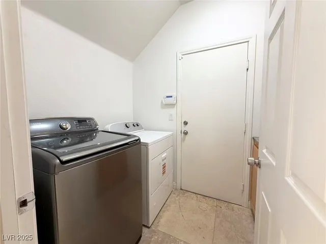 $2,400 | 293 Harpers Ferry Avenue, Las Vegas, NV 89148