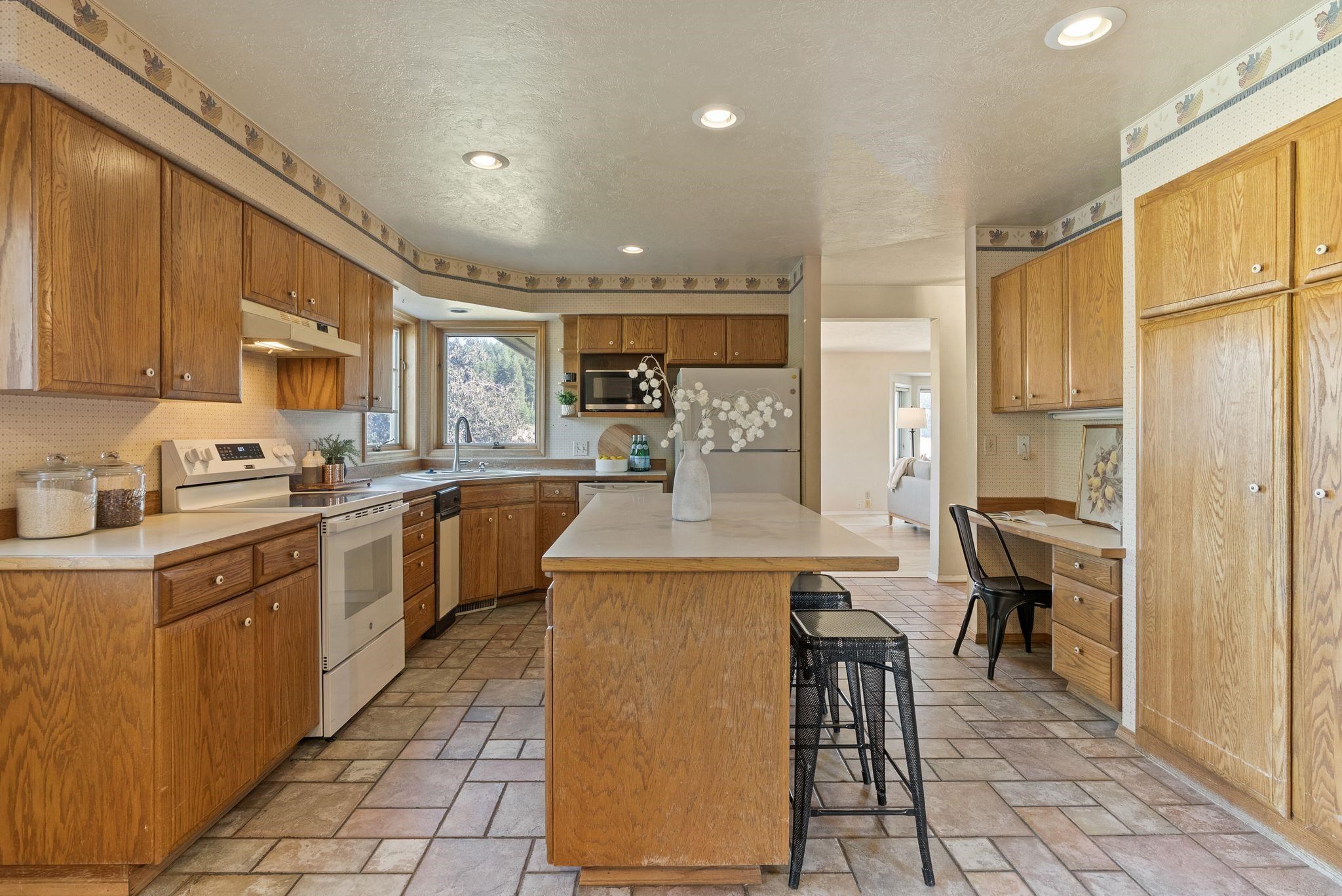 19711 North Bernhill Road Colbert, WA 99005 - Photo 13 of 49