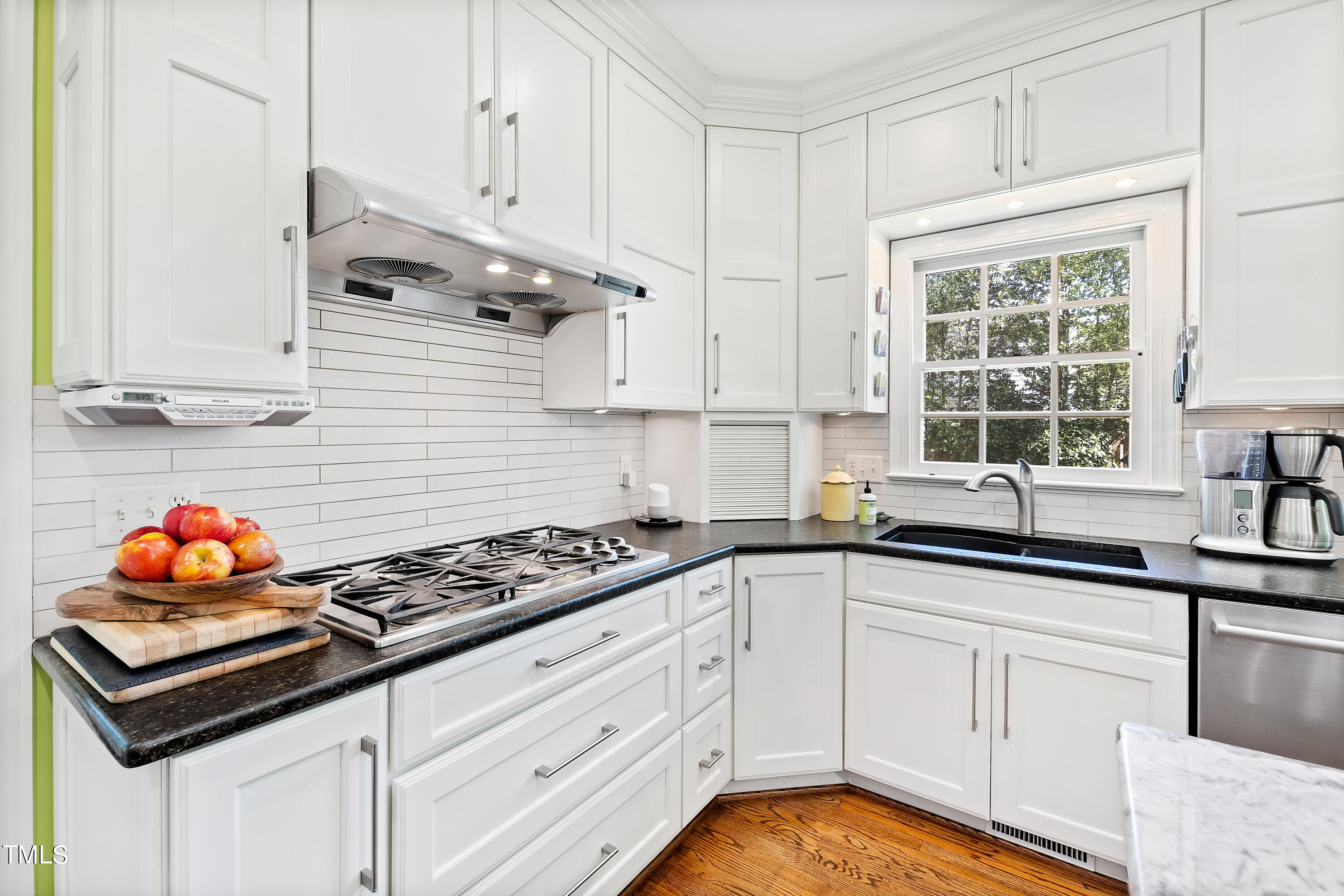 2120 Fallon Oaks Court Raleigh, NC 27608 - Photo 21 of 46 KItchen 5