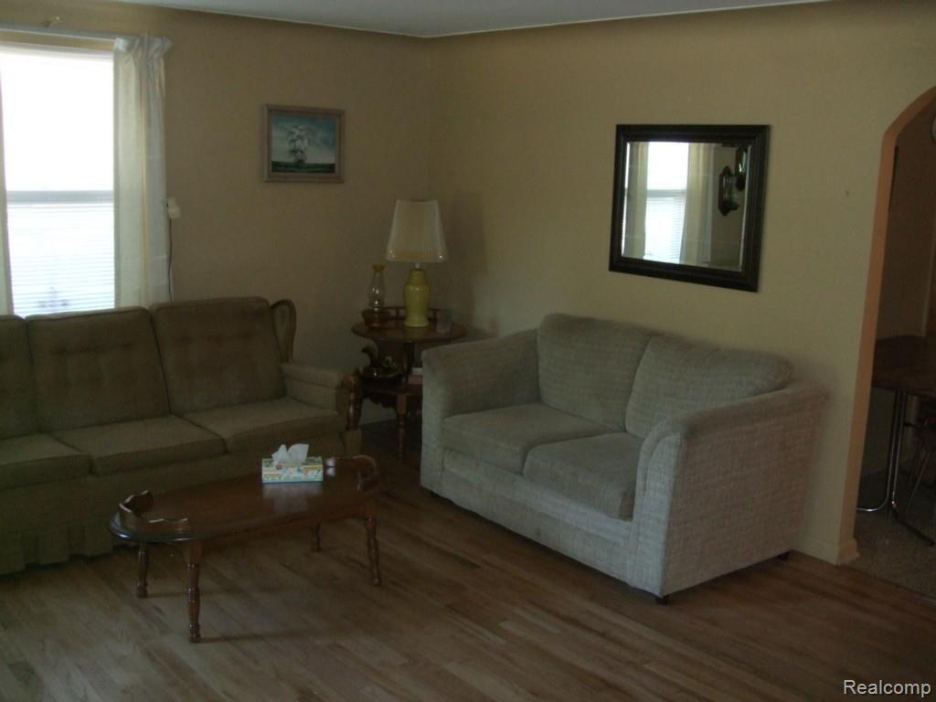 7321 Oak Road Lexington, MI 48450 - Photo 7 of 15 DSCF1719.jpg