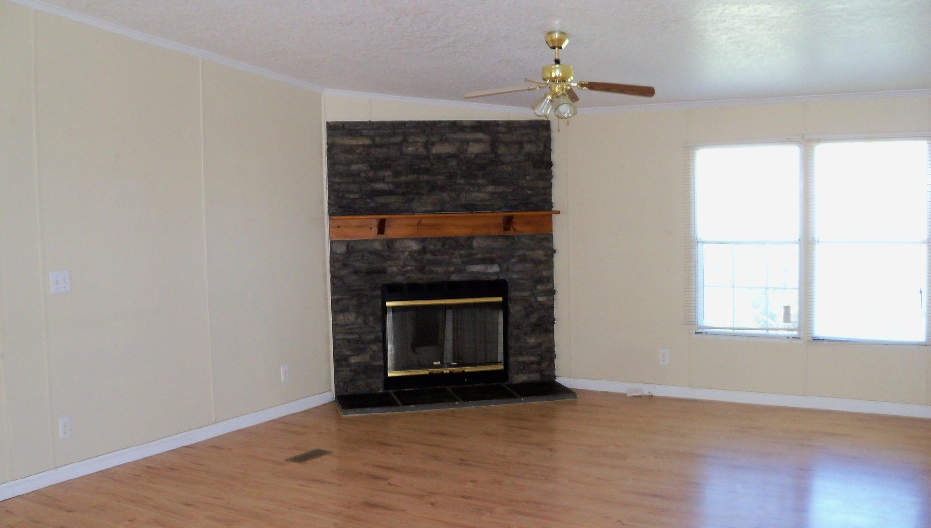 429 Willow Road Dayton, TN 37321 - Photo 4 of 10 100_2538.JPG