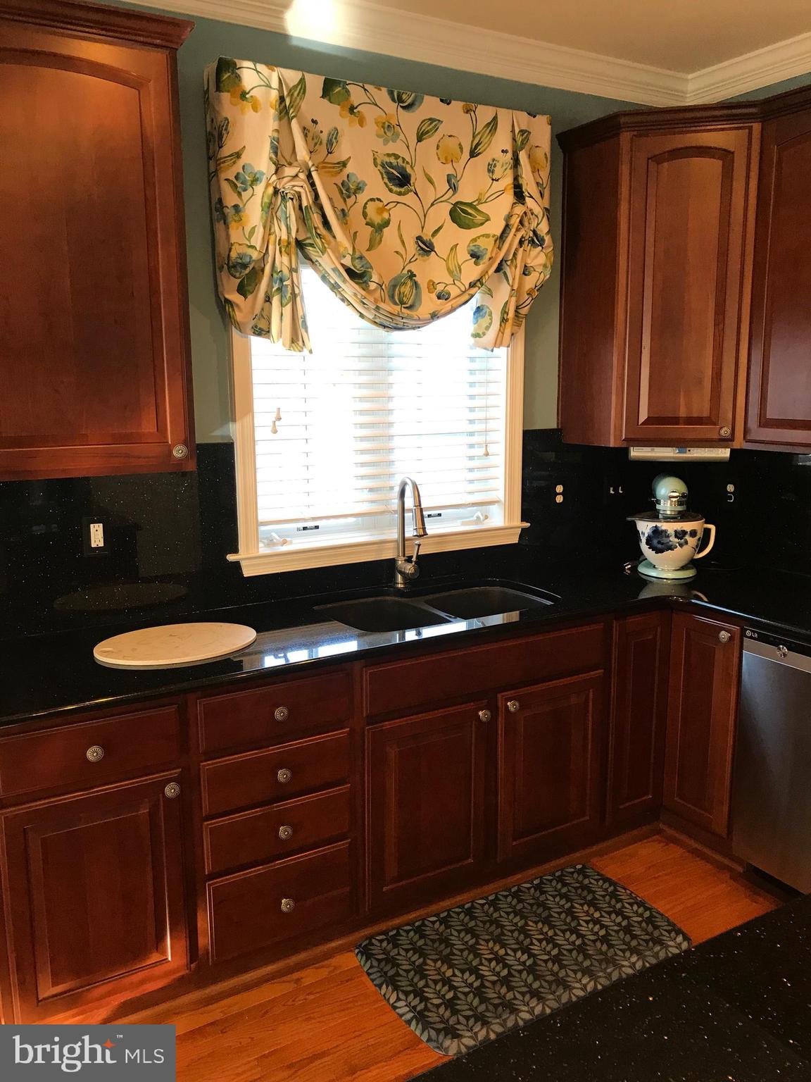 5101 Key View Way Perry Hall, MD 21128 - Photo 19 of 68 Nice Size Window Over Kitchen Sink