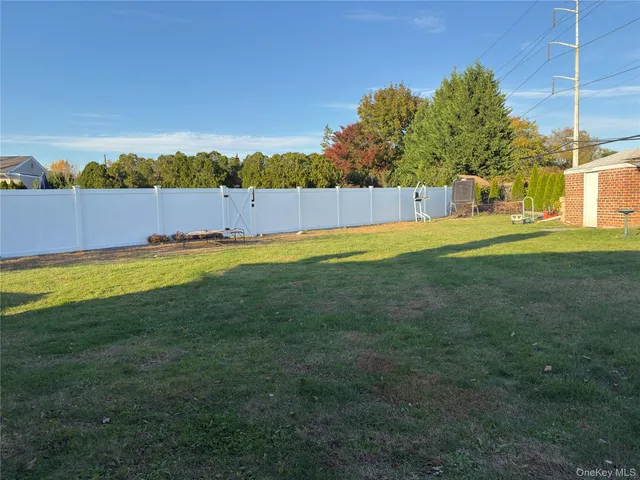 $920,000 | 12 Hilton Court, Hicksville, NY 11801