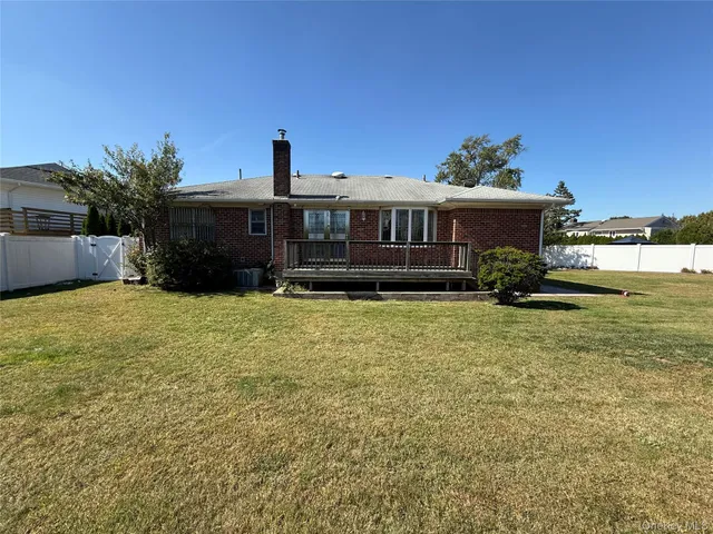 $920,000 | 12 Hilton Court, Hicksville, NY 11801