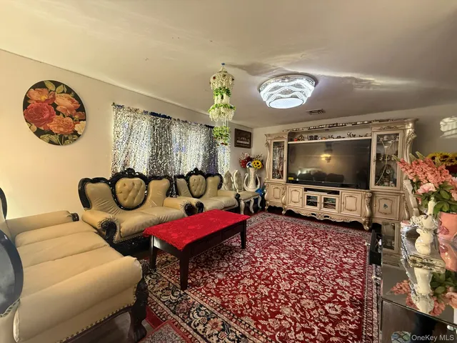 $920,000 | 12 Hilton Court, Hicksville, NY 11801