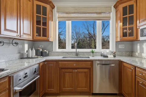 $1,599,000 | 11361 West Plainfield Road, Indian Head Park, IL 60525