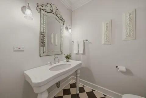 $1,599,000 | 11361 West Plainfield Road, Indian Head Park, IL 60525