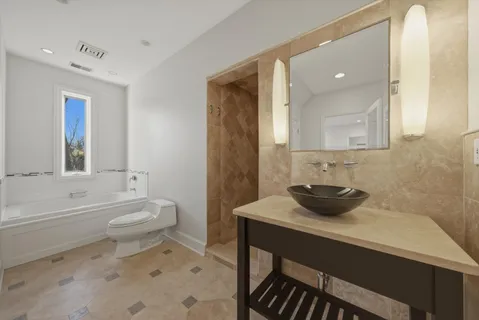 $1,599,000 | 11361 West Plainfield Road, Indian Head Park, IL 60525