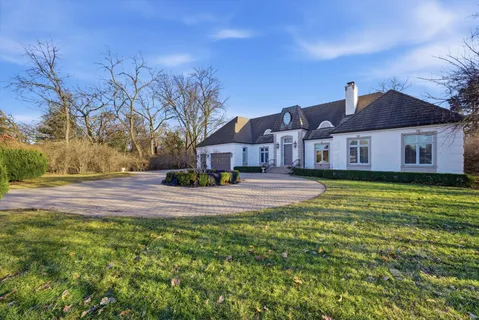 $1,599,000 | 11361 West Plainfield Road, Indian Head Park, IL 60525