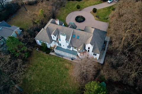 $1,599,000 | 11361 West Plainfield Road, Indian Head Park, IL 60525