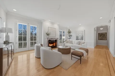 $1,599,000 | 11361 West Plainfield Road, Indian Head Park, IL 60525