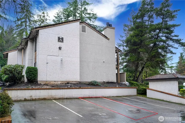 $488,500 | 10401 Northeast 32nd Place, Unit A101, Bellevue, WA 98004