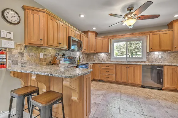 $479,000 | 1461 Holston Drive, Bristol, TN 37620