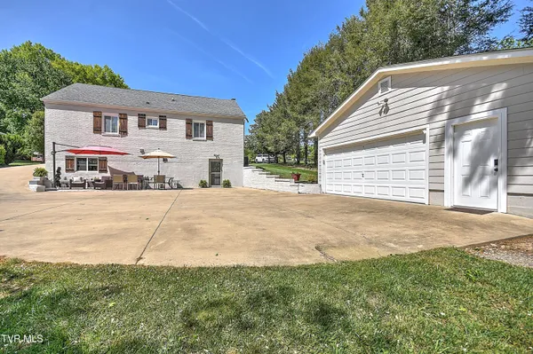 $479,000 | 1461 Holston Drive, Bristol, TN 37620