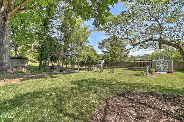 $479,000 | 1461 Holston Drive, Bristol, TN 37620