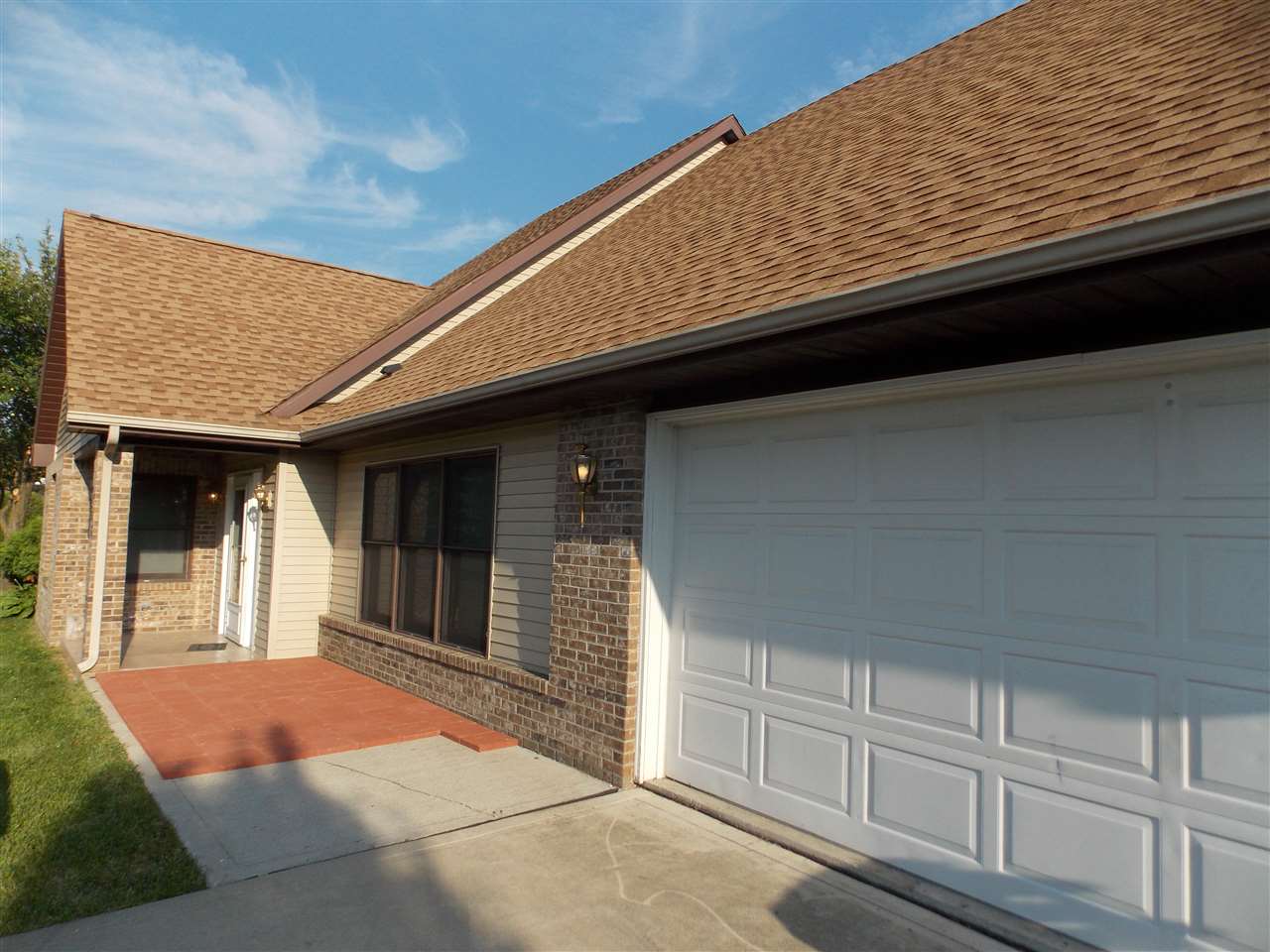 7520 Bluffton Road Fort Wayne, IN 46809 - Photo 2 of 27