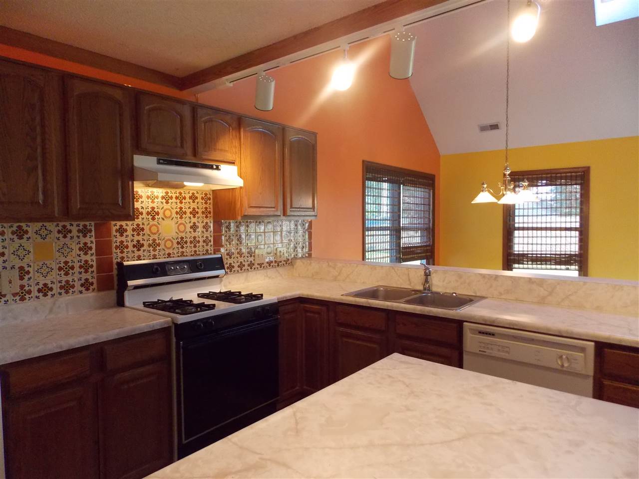 7520 Bluffton Road Fort Wayne, IN 46809 - Photo 10 of 27