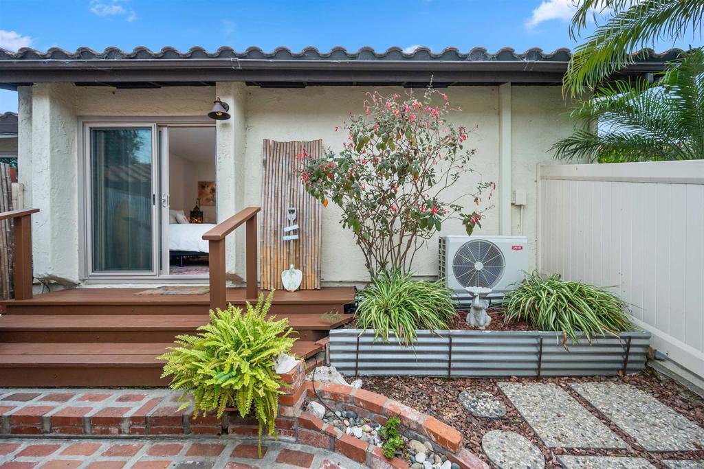 315 Volney Lane Encinitas, CA 92024 - Photo 35 of 51 a view of a entryway of the house
