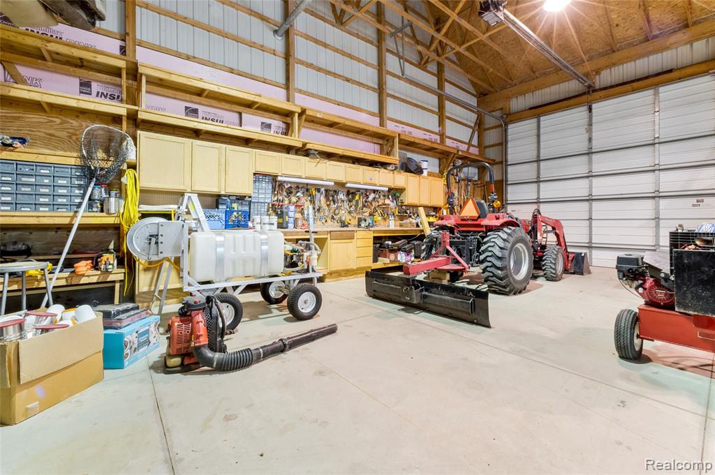 13085 Rohn Road Fenton, MI 48430 - Photo 38 of 52