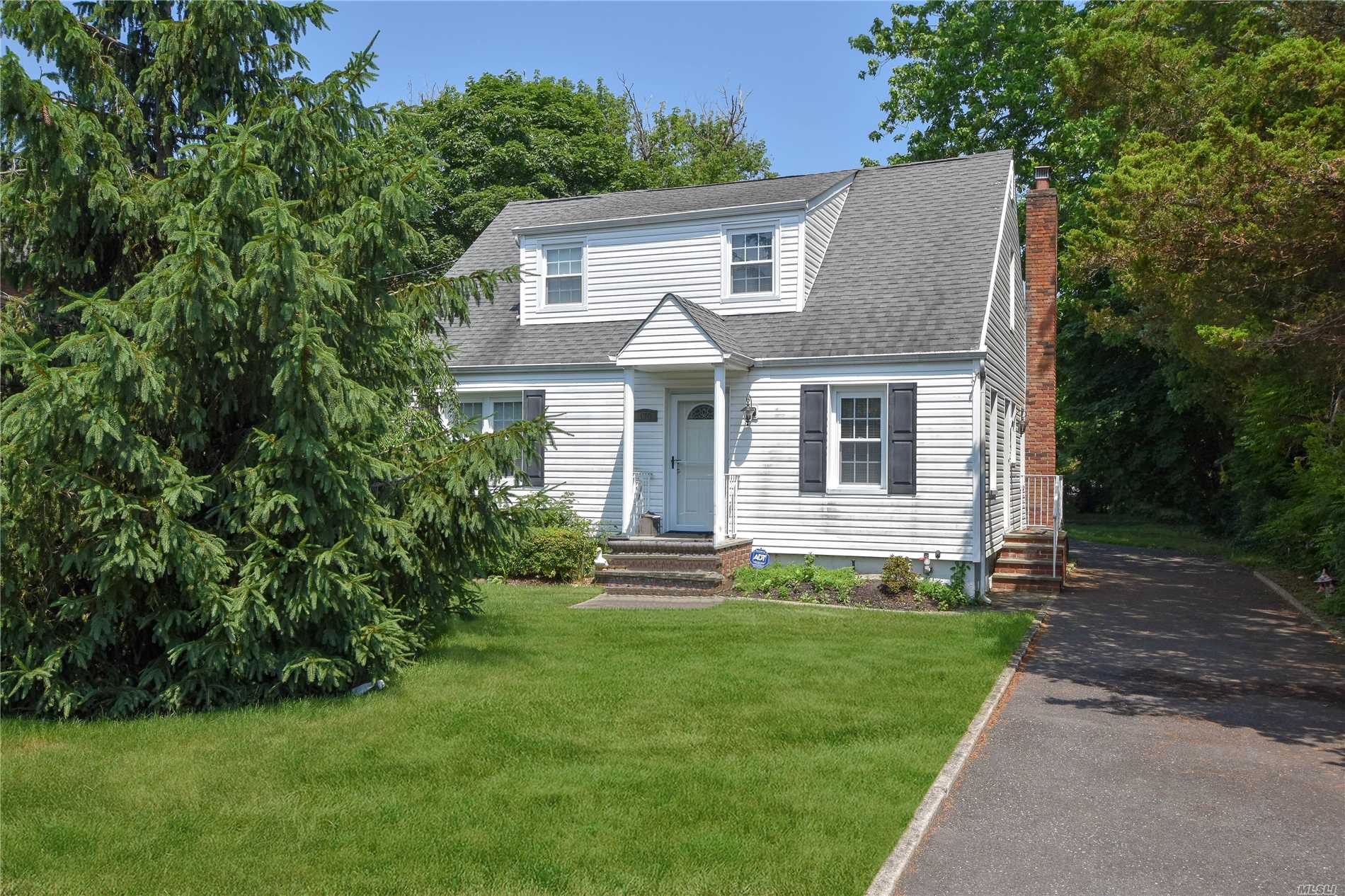 175 Rider Avenue Patchogue, NY 11772 - Photo 1 of 1 Gallery Image 1