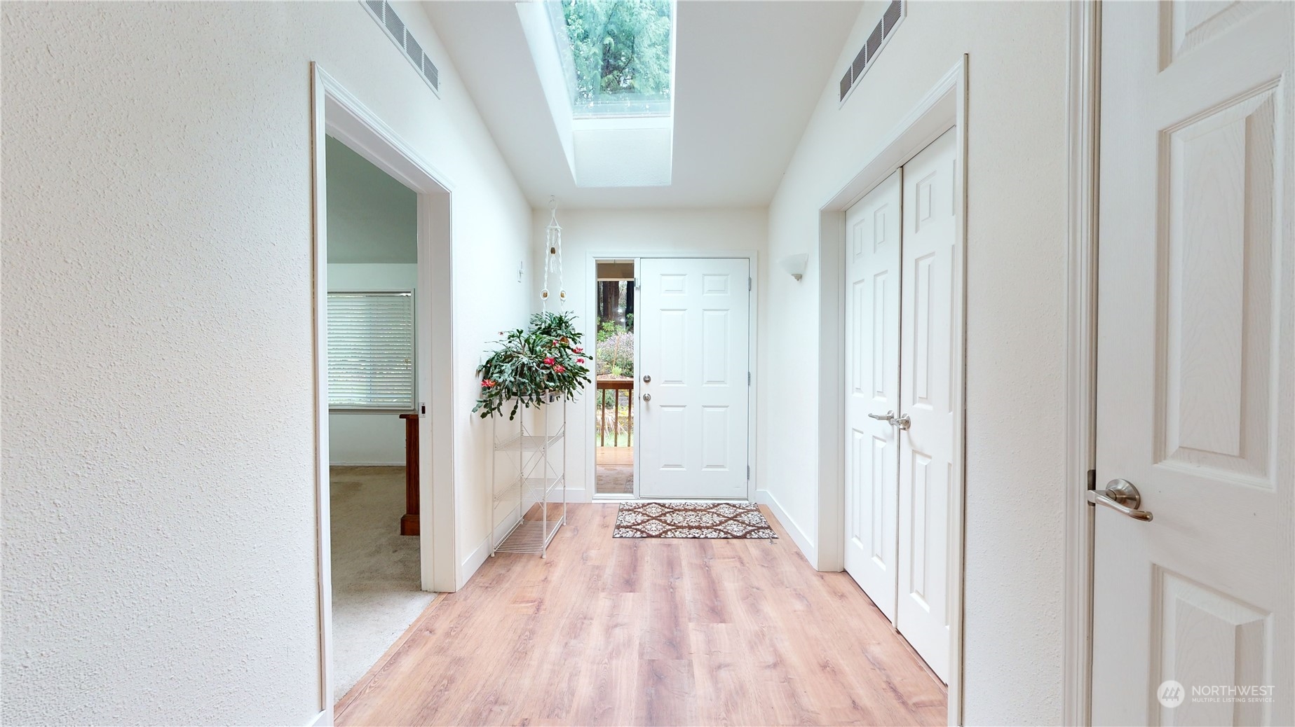 20889 Northeast Melson Road Poulsbo, WA 98370 - Photo 4 of 34 Gallery Image 4