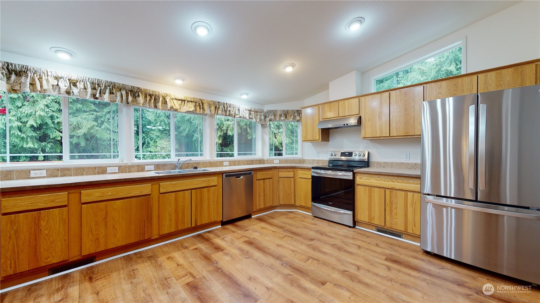 20889 Northeast Melson Road Poulsbo, WA 98370 - Photo 6 of 34 Gallery Image 6