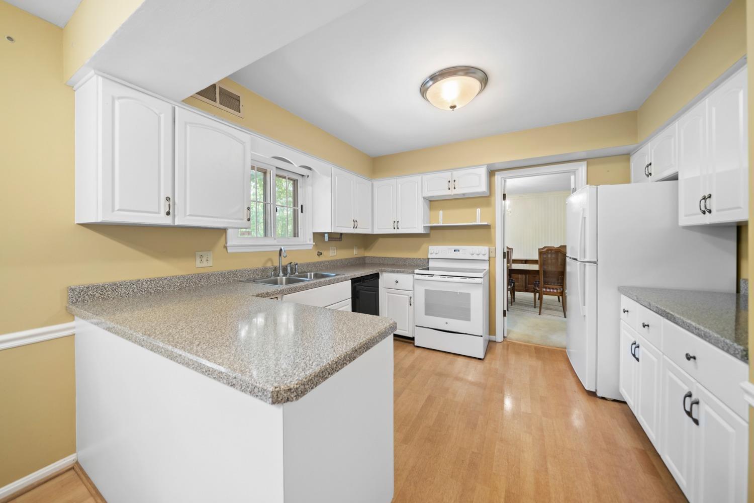 8100 Shawnee Run Road Cincinnati, OH 45243 - Photo 11 of 49 Gallery Image 11