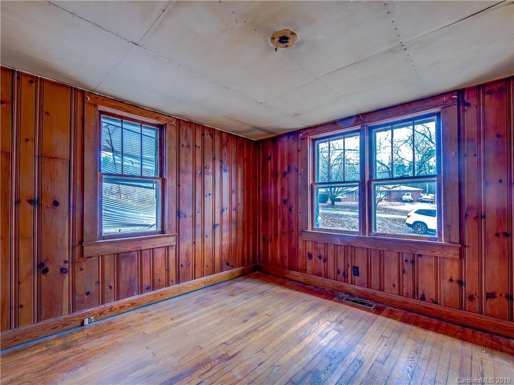 736 Enka Lake Road Candler, NC 28715 - Photo 8 of 12 Gallery Image 8