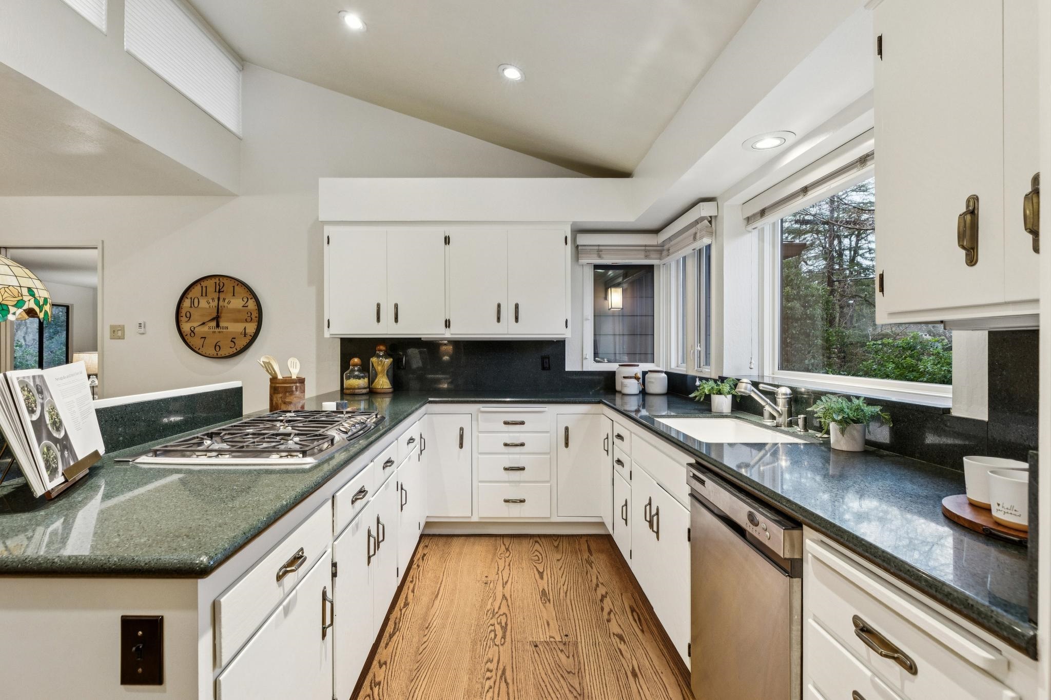 411 La Vista Road Walnut Creek, CA 94598 - Photo 15 of 57