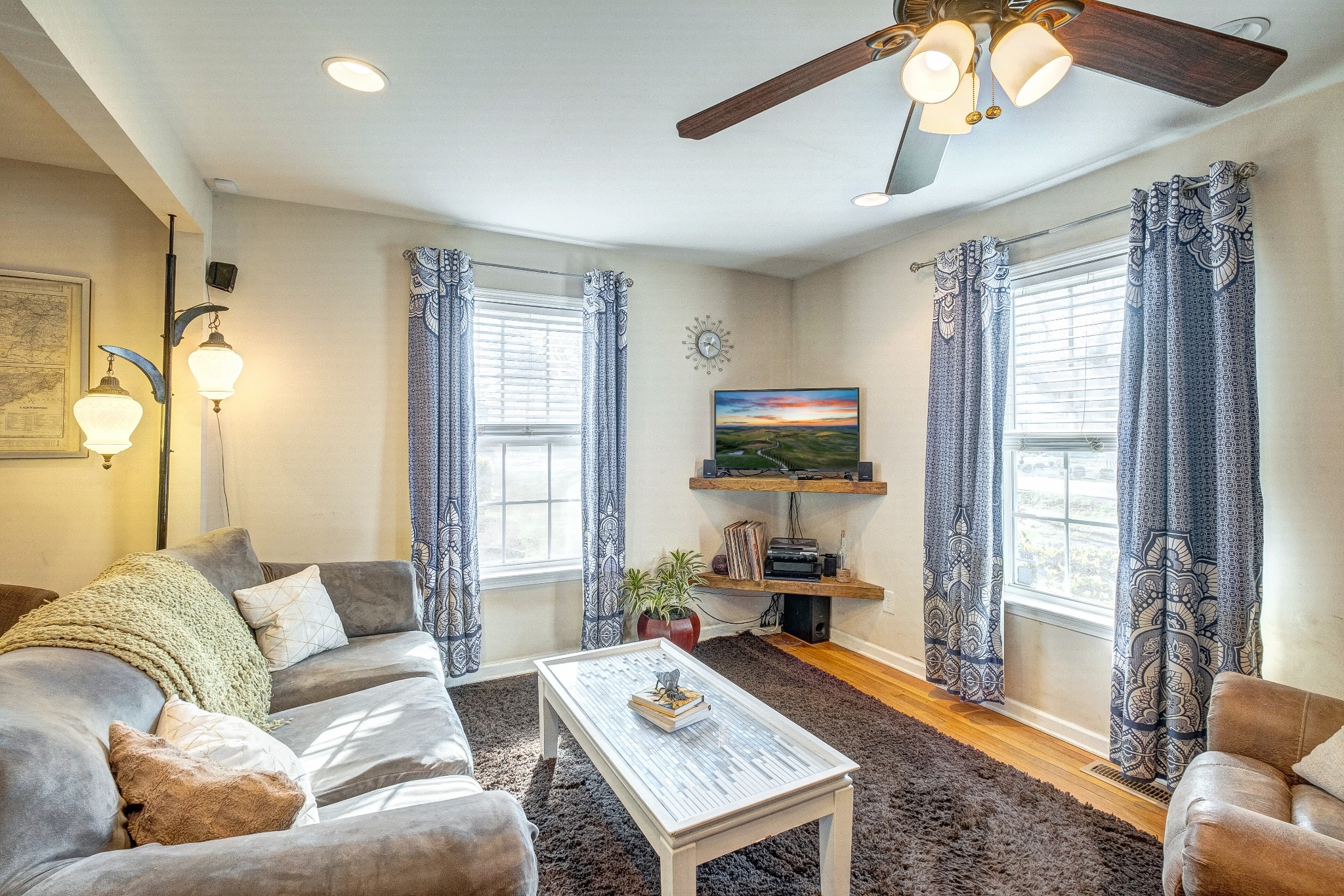 725 Neelys Bend Road Madison, TN 37115 - Photo 4 of 13 a living room with furniture and a window
