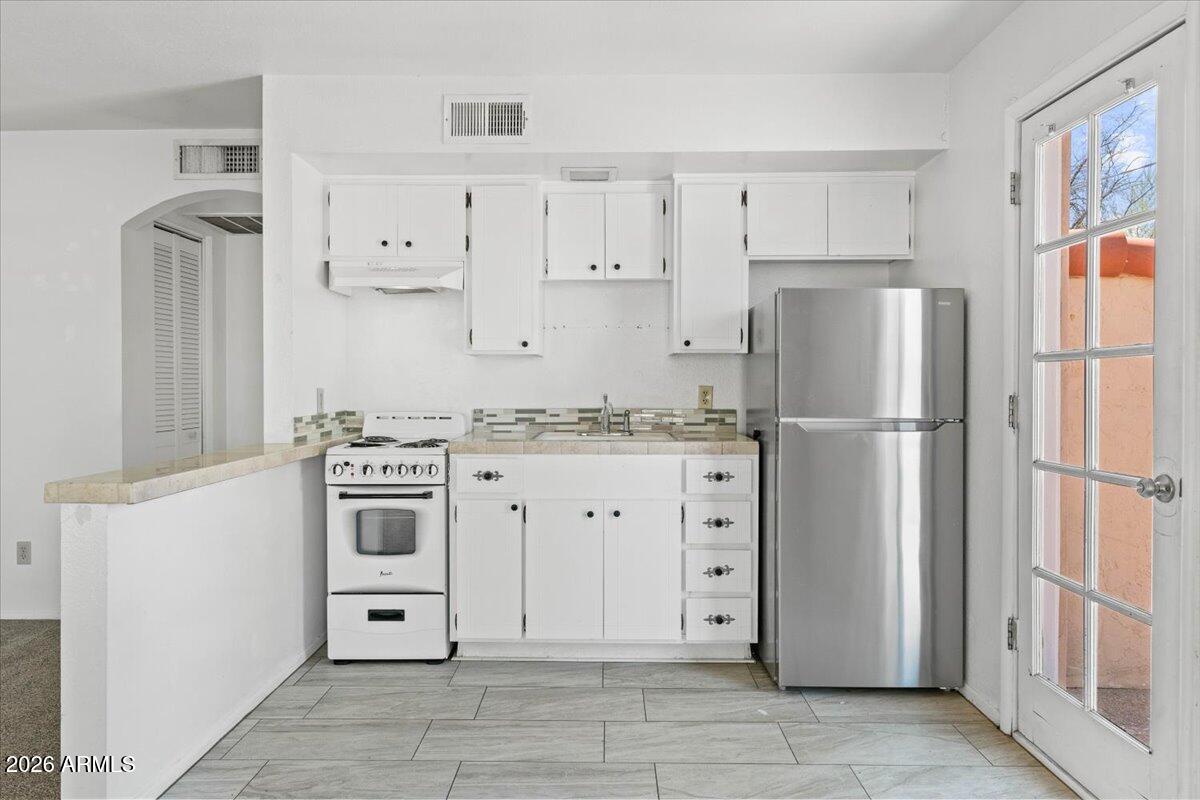 5702 East Camelback Road, Unit SAGUARO Scottsdale, AZ 85251 - Photo 8 of 34 62-5702 E Camelback-62