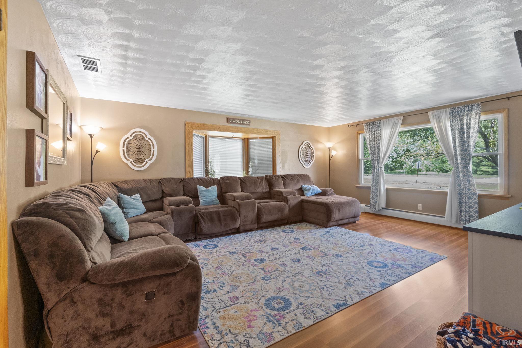 8136 East Tillman Road Fort Wayne, IN 46816 - Photo 3 of 23