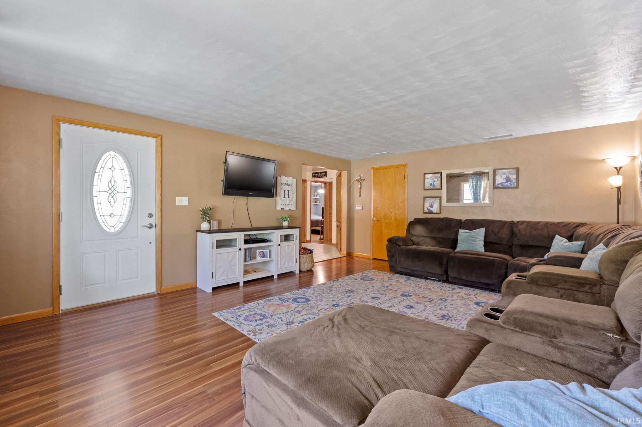 8136 East Tillman Road Fort Wayne, IN 46816 - Photo 5 of 23