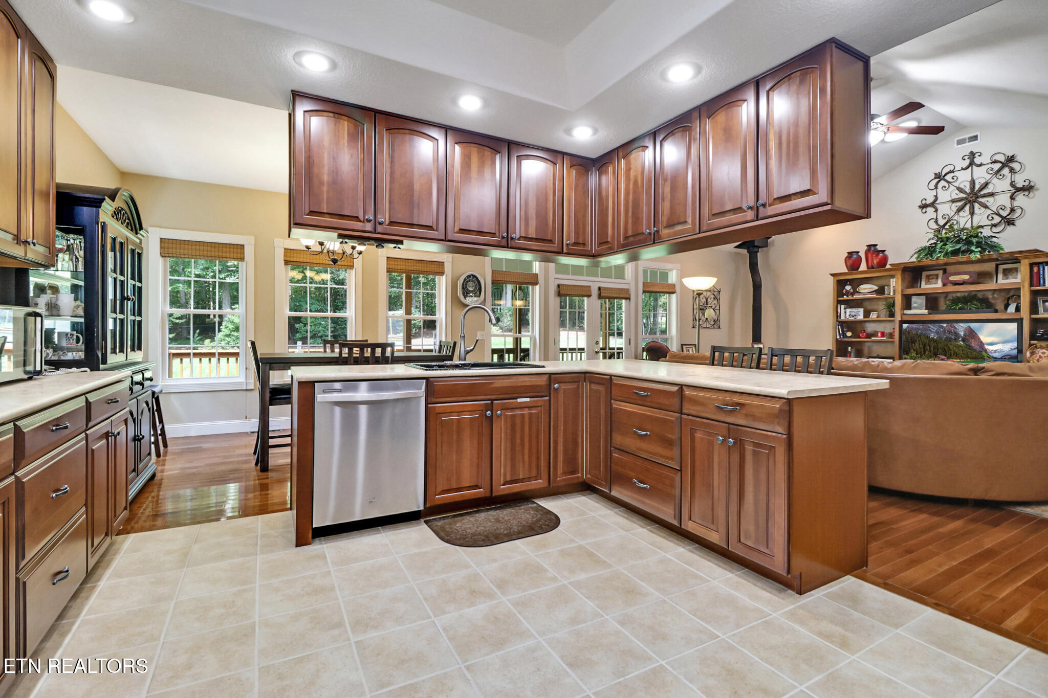 1115 Sunset Ridge Drive Crossville, TN 38571 - Photo 13 of 52 Kitchen