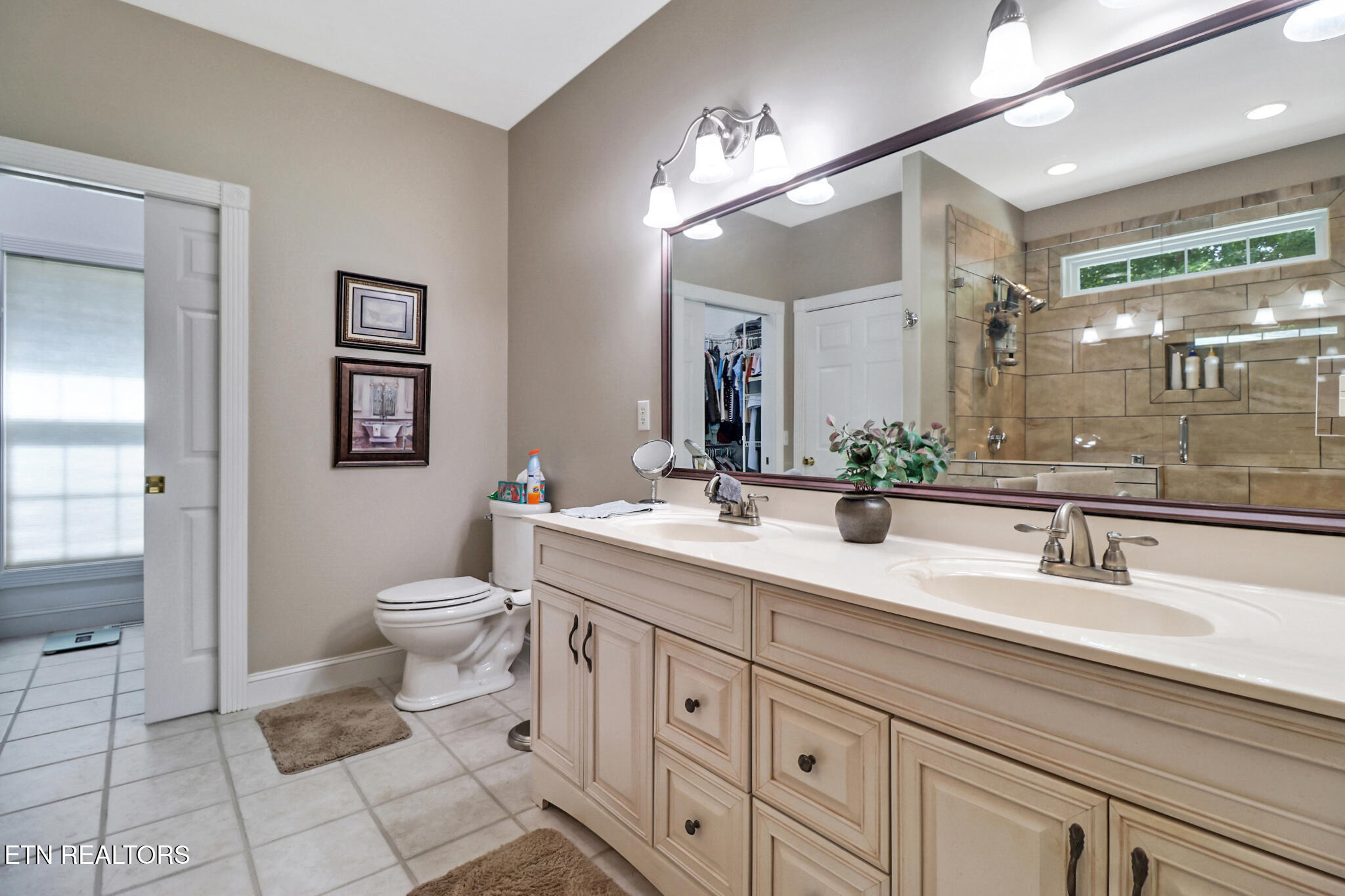 1115 Sunset Ridge Drive Crossville, TN 38571 - Photo 19 of 52 Master Bathroom
