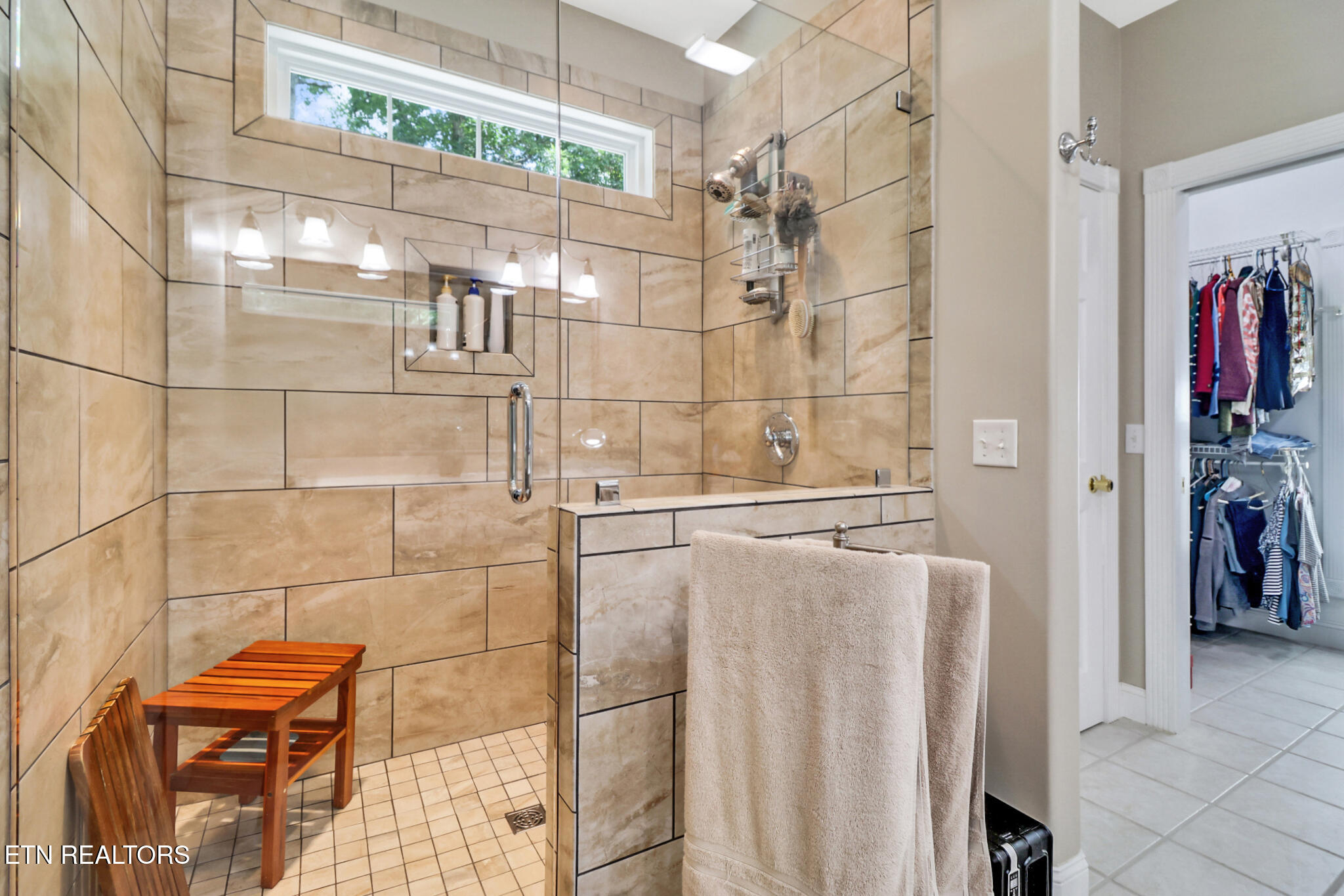 1115 Sunset Ridge Drive Crossville, TN 38571 - Photo 20 of 52 Master Bathroom