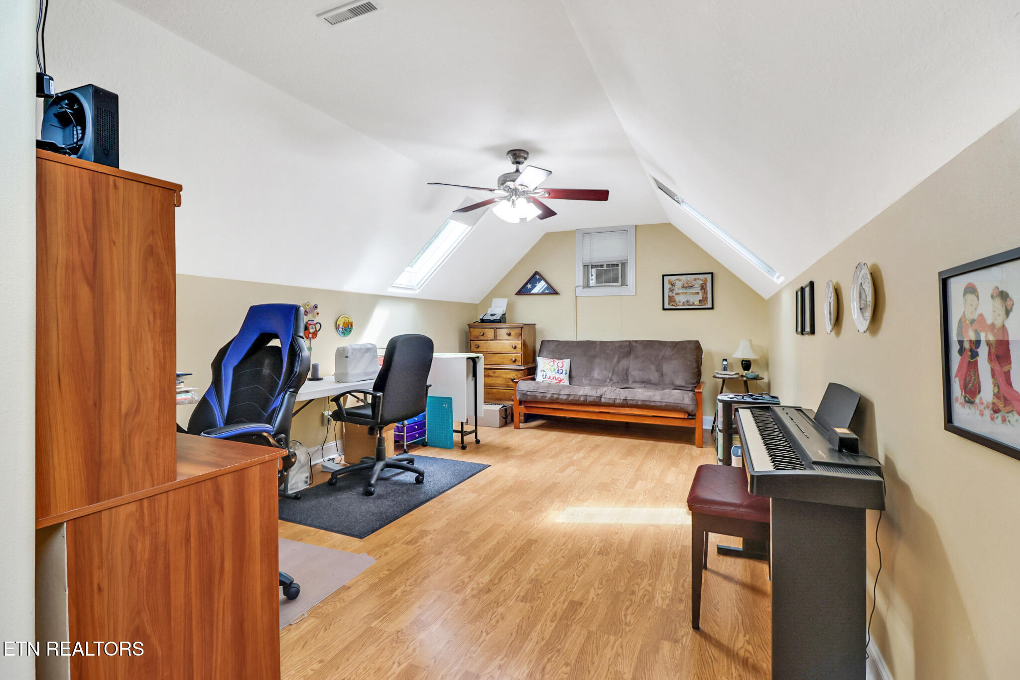 1115 Sunset Ridge Drive Crossville, TN 38571 - Photo 27 of 52 Family Room Upstairs