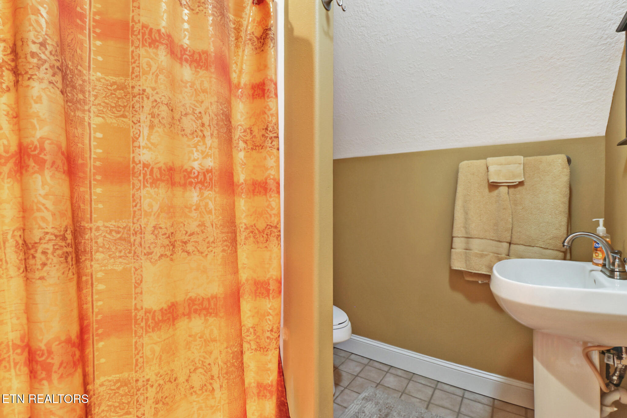 1115 Sunset Ridge Drive Crossville, TN 38571 - Photo 29 of 52 Bathroom