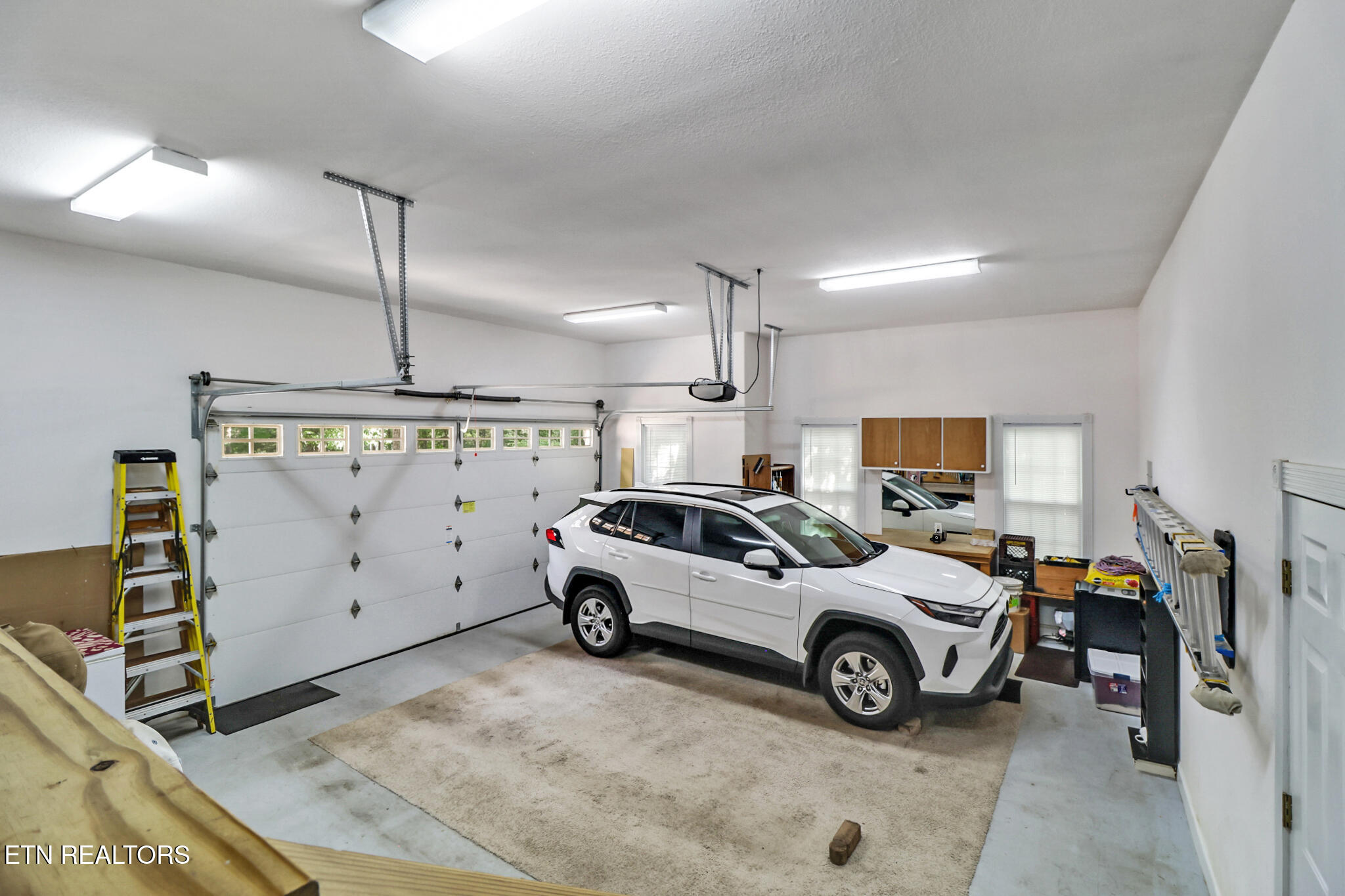 1115 Sunset Ridge Drive Crossville, TN 38571 - Photo 32 of 52 Garage