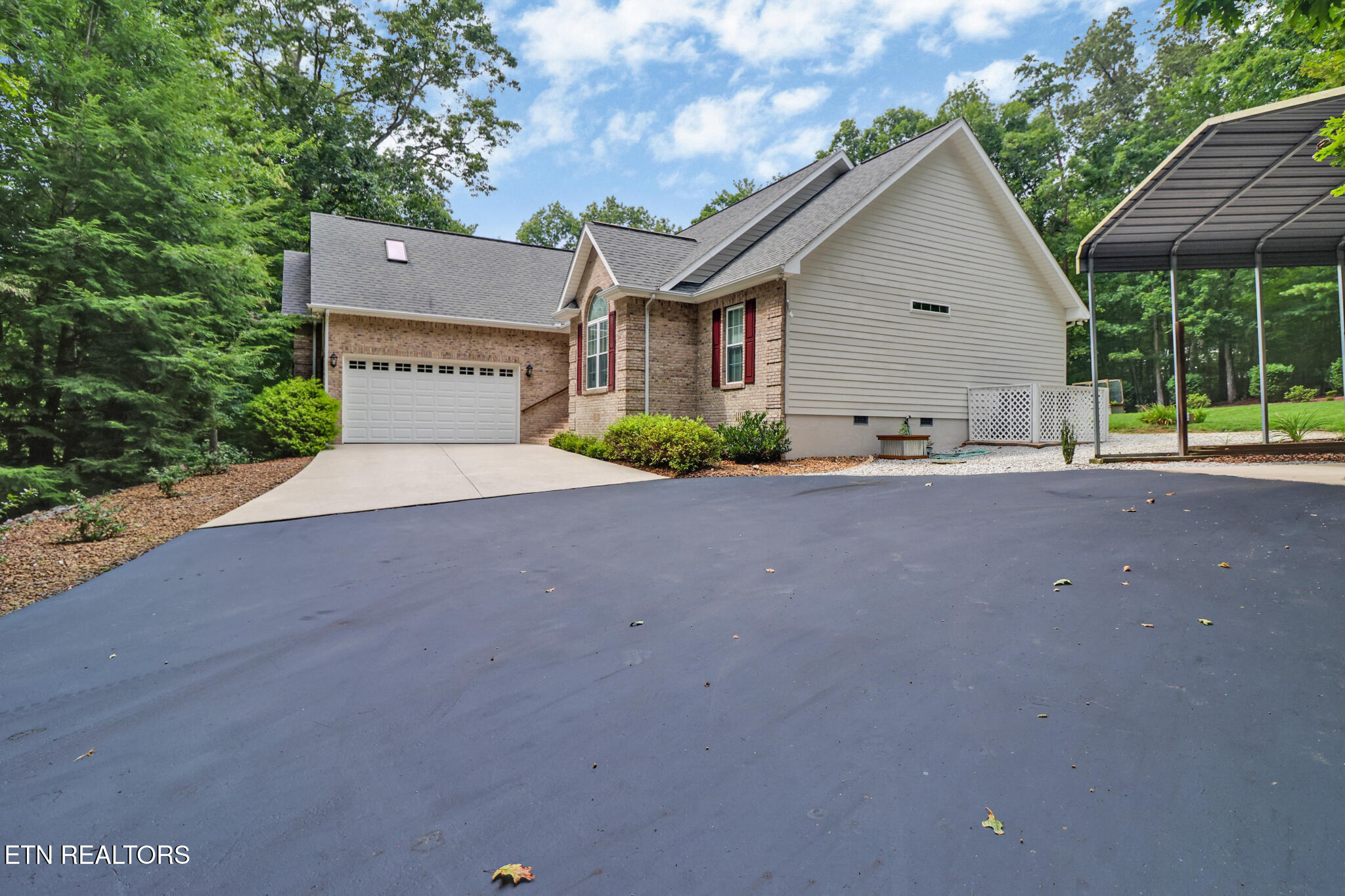 1115 Sunset Ridge Drive Crossville, TN 38571 - Photo 35 of 52 Driveway