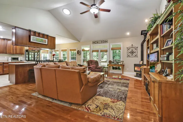 $475,000 | 1115 Sunset Ridge Drive, Crossville, TN 38571