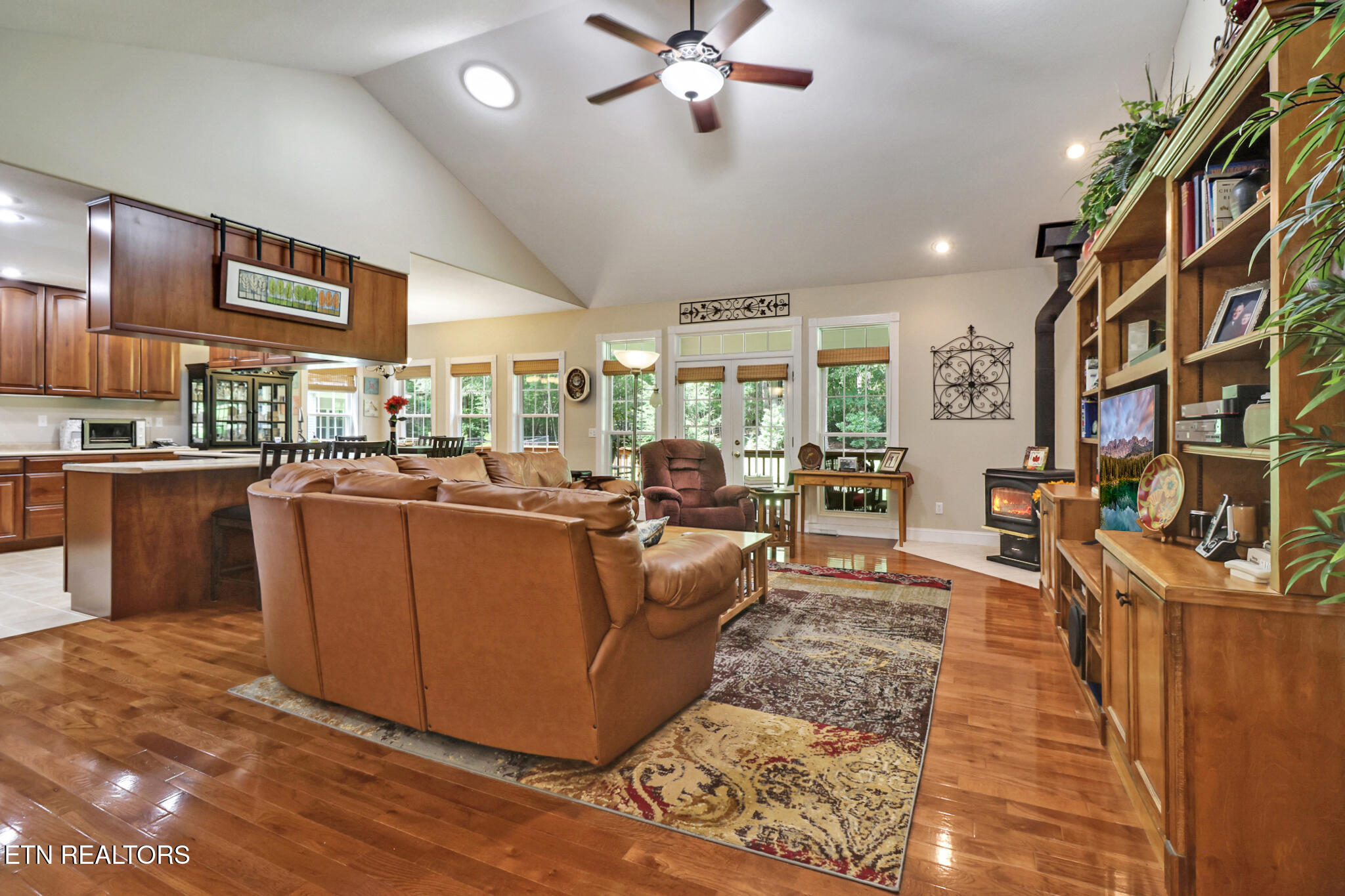1115 Sunset Ridge Drive Crossville, TN 38571 - Photo 7 of 52 Living Room