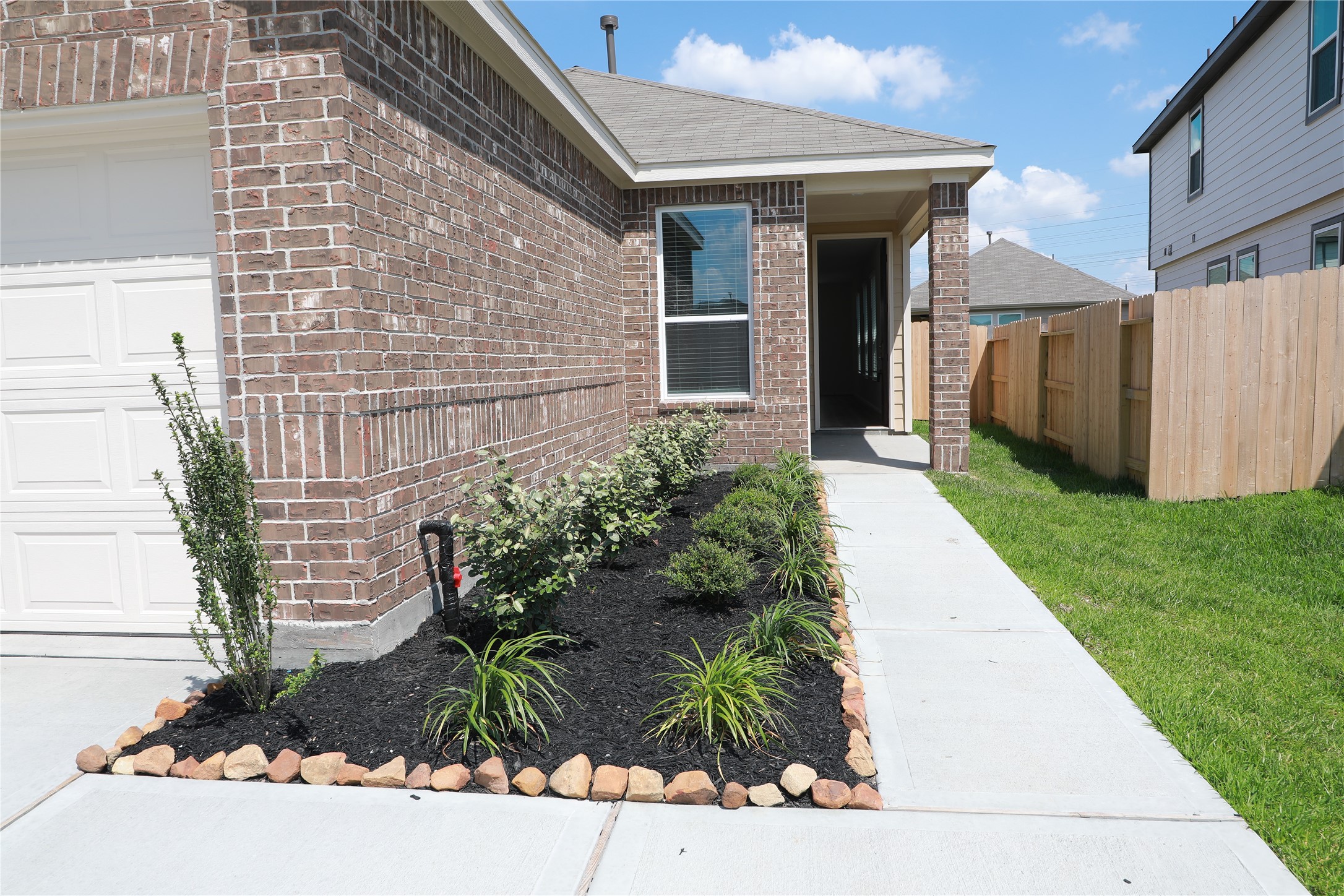 1419 Capitola Lane Rosharon, TX 77583 - Photo 5 of 41